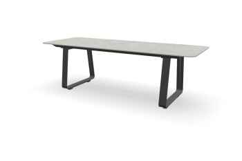 Rechthoekige Dekton Sabbia tafel Elko